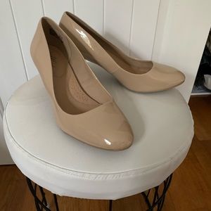 Comfortable closed toe heels